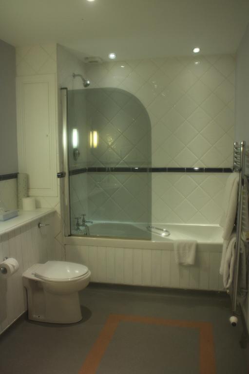 Ghyll Manor Country Hotel 호셤 외부 사진