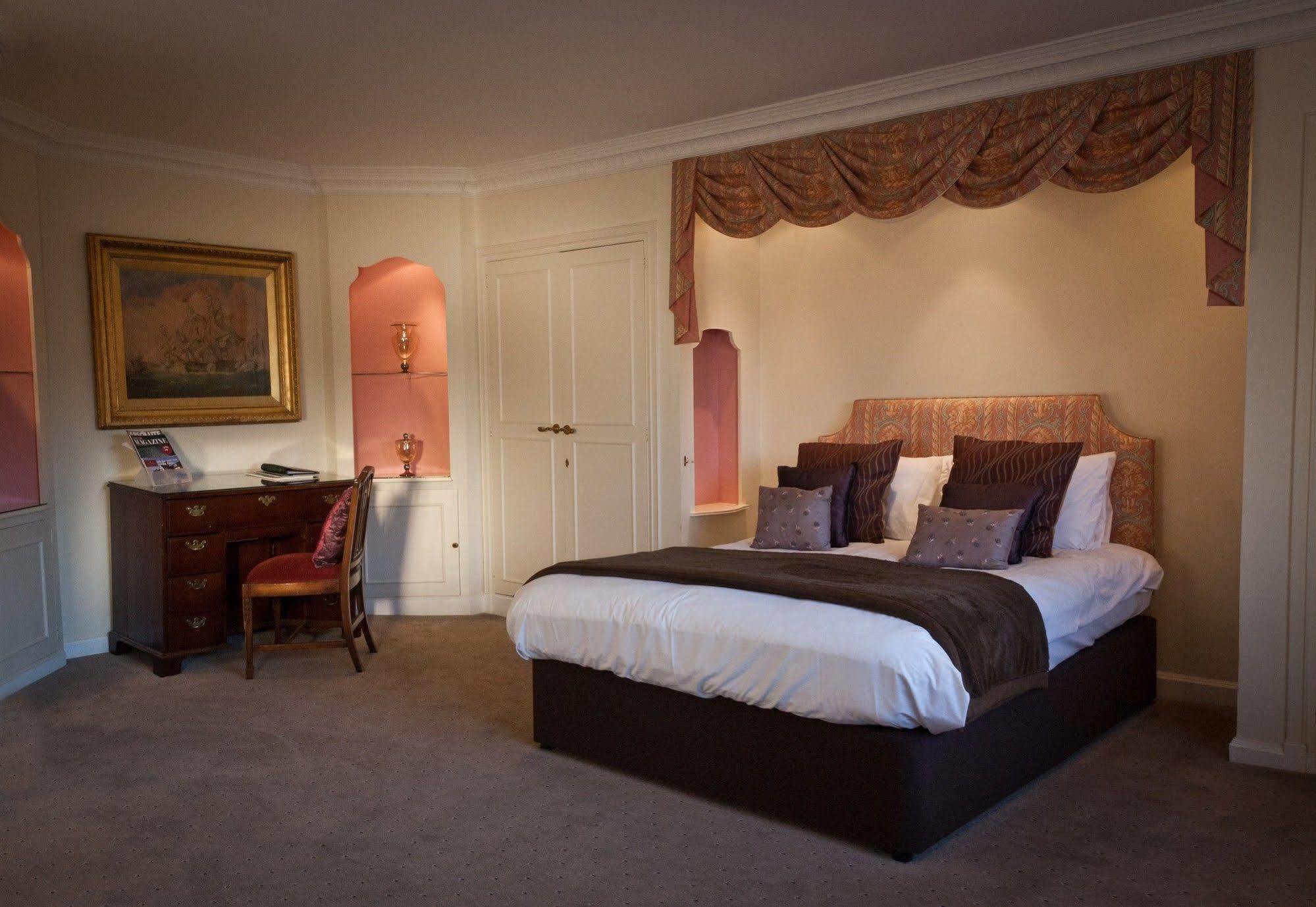 Ghyll Manor Country Hotel 호셤 외부 사진