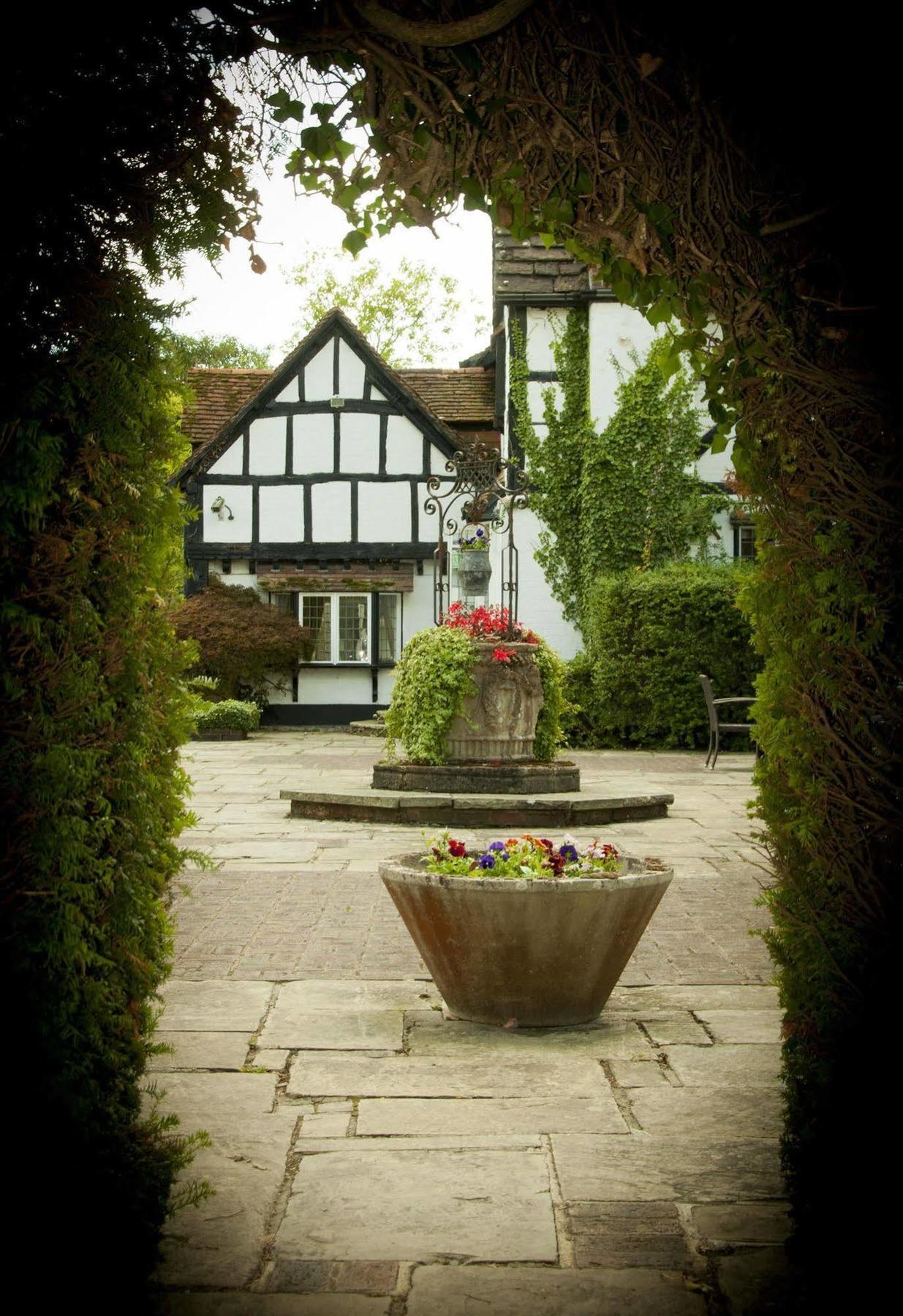 Ghyll Manor Country Hotel 호셤 외부 사진
